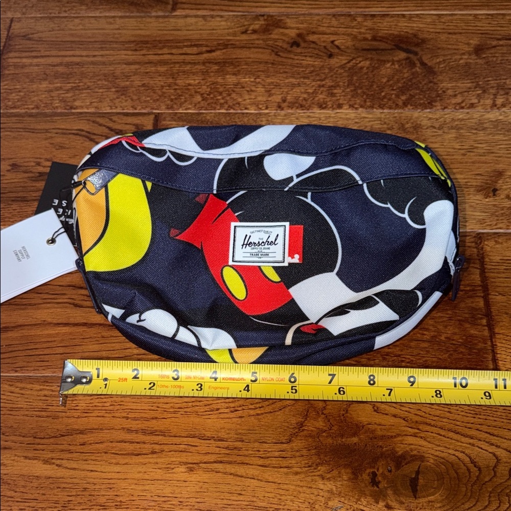 Herschel Disney Collaboration Mickey Mouse Fanny/Crossbody bag - Picture 8 of 10